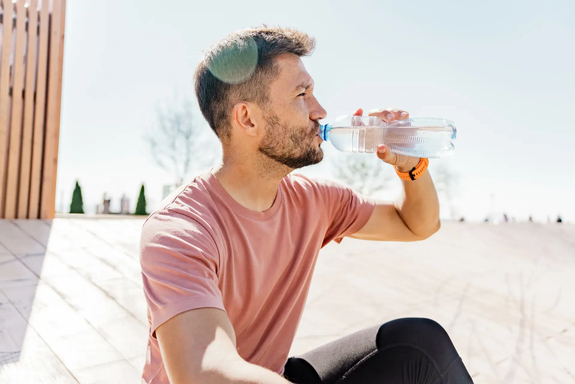 Break drinking water male runner slim workout warm 2023 12 29 20 41 53 utc